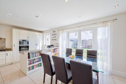 8 Cricketers Grove, Birmingham, B17 8BF