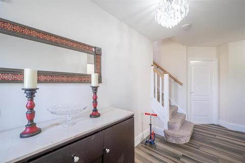 8 Cricketers Grove, Birmingham, B17 8BF