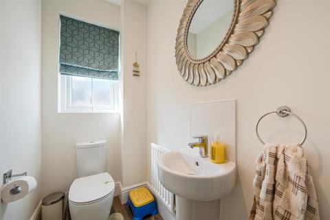 8 Cricketers Grove, Birmingham, B17 8BF