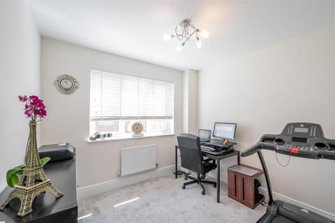 8 Cricketers Grove, Birmingham, B17 8BF