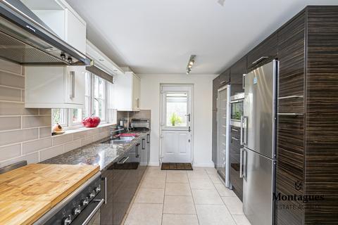 2 Tempest Mead, North Weald, Epping, CM16 6DY