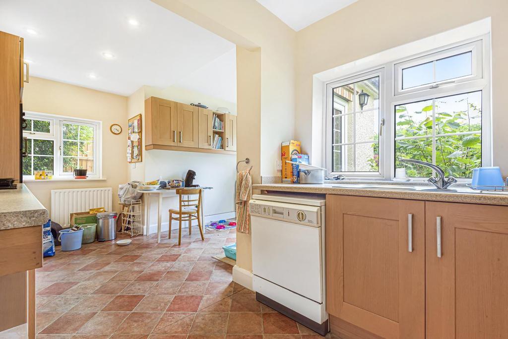 Boundstone Road, Rowledge, Farnham, GU10 5 bed detached house £1,150,000