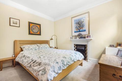 52 Richmond Avenue, London, SW20 8LA