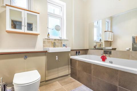 52 Richmond Avenue, London, SW20 8LA