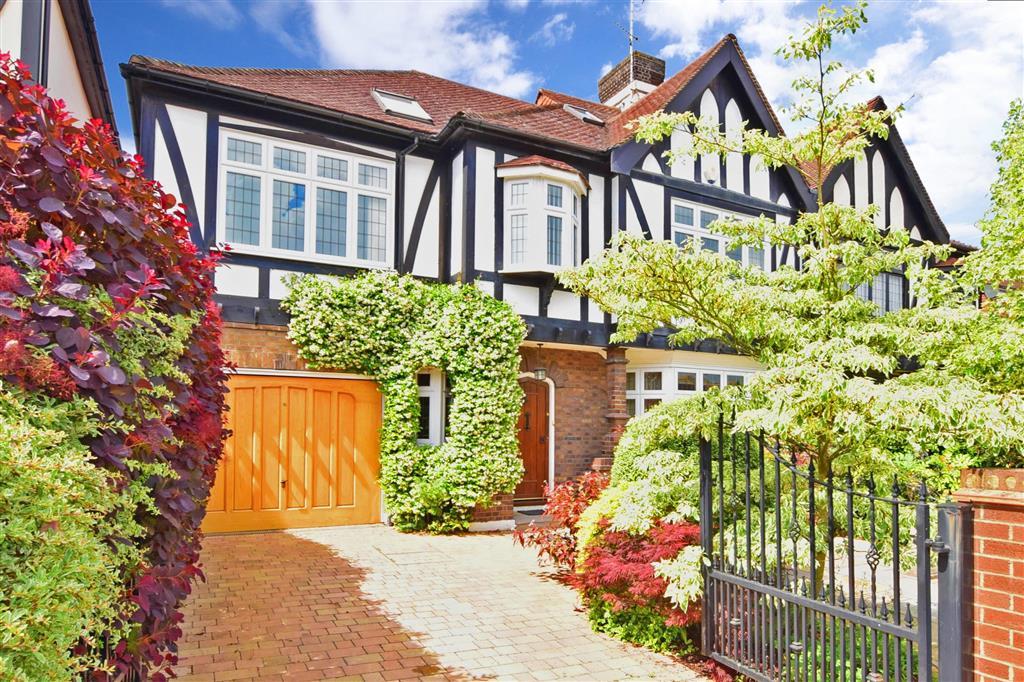 Princes Avenue, Woodford Green, Essex 6 bed semidetached house £