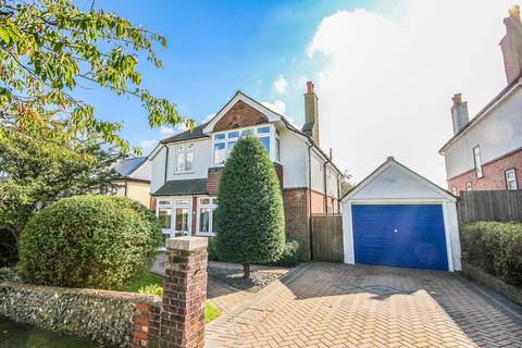 3 Warwick Road, Coulsdon, CR5 2EF
