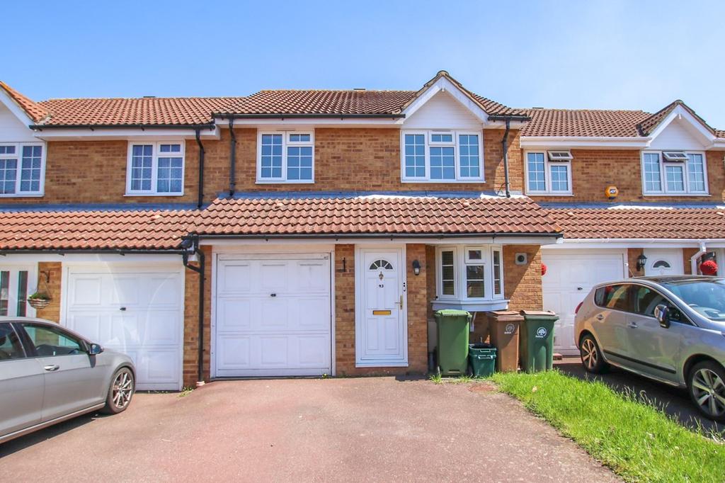 Groveside Close, Carshalton, SM5 3 bed terraced house £1,600 pcm (£