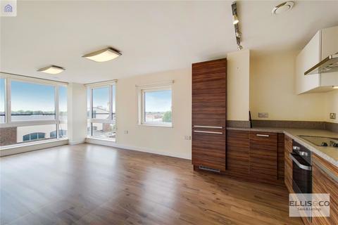 2 bedroom apartment to rent, The Green, Southall, UB2