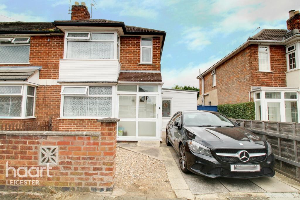 Totland Road, Leicester 3 bed townhouse £240,000