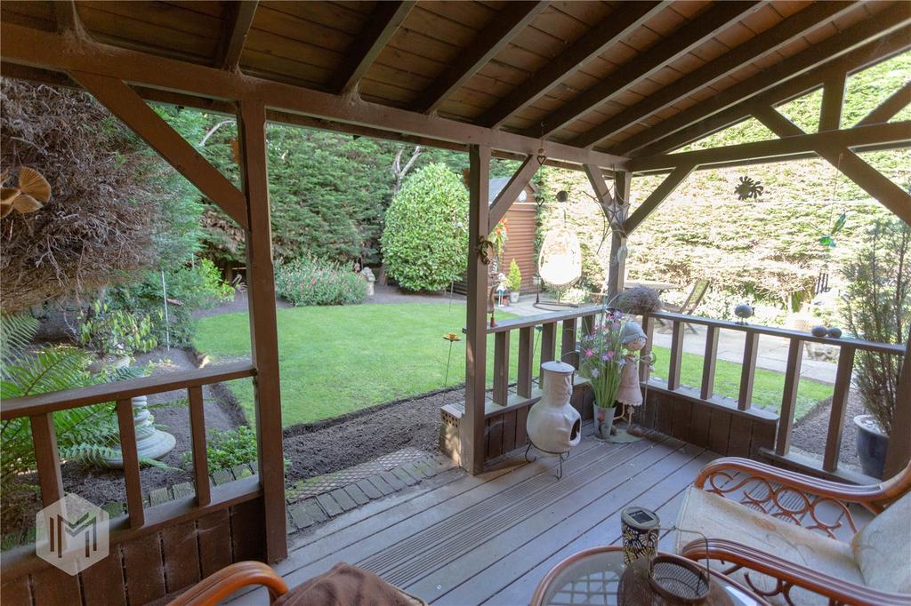 Horsham Close, Bury, BL8 4 bed detached house £350,000