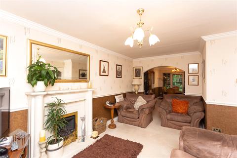 1 Horsham Close, Bury, BL8 1XY