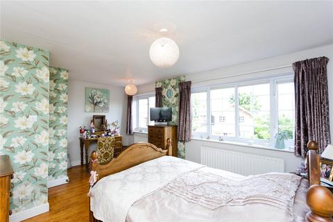 1 Horsham Close, Bury, BL8 1XY