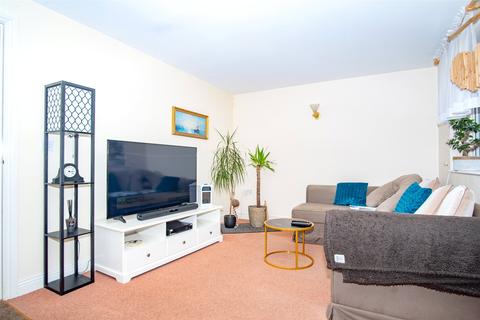 85 Willow Close, St Georges, Weston-super-mare, BS22 7SF