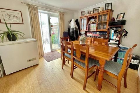 31 Winston Way, Ringwood, BH24 1QG