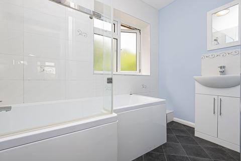 6 Princes Way, Buckhurst Hill, IG9 5DU
