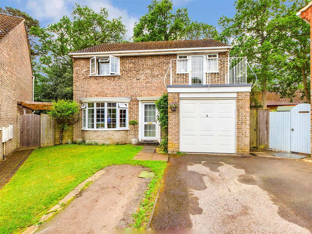 Sheridan Crescent, Baughurst, Tadley... 4 bed detached house £500,000