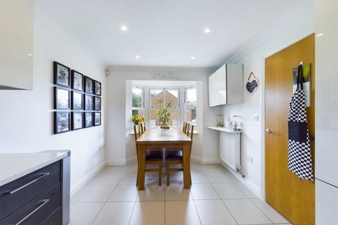 4 Reson Way, Hemel Hempstead, HP1 1NU