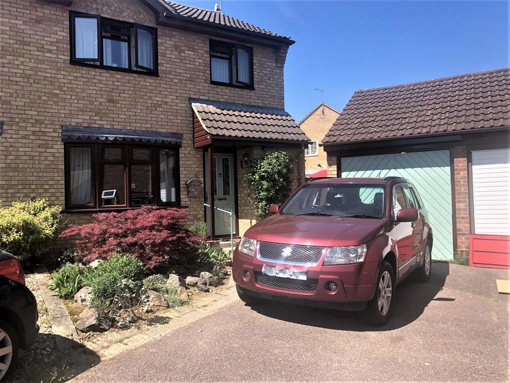 Spencer Way, Stowmarket IP14 3 bed semidetached house £255,000