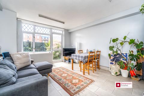 4 bedroom townhouse to rent, Lyneham Walk, Homerton, London, Hackney, E5