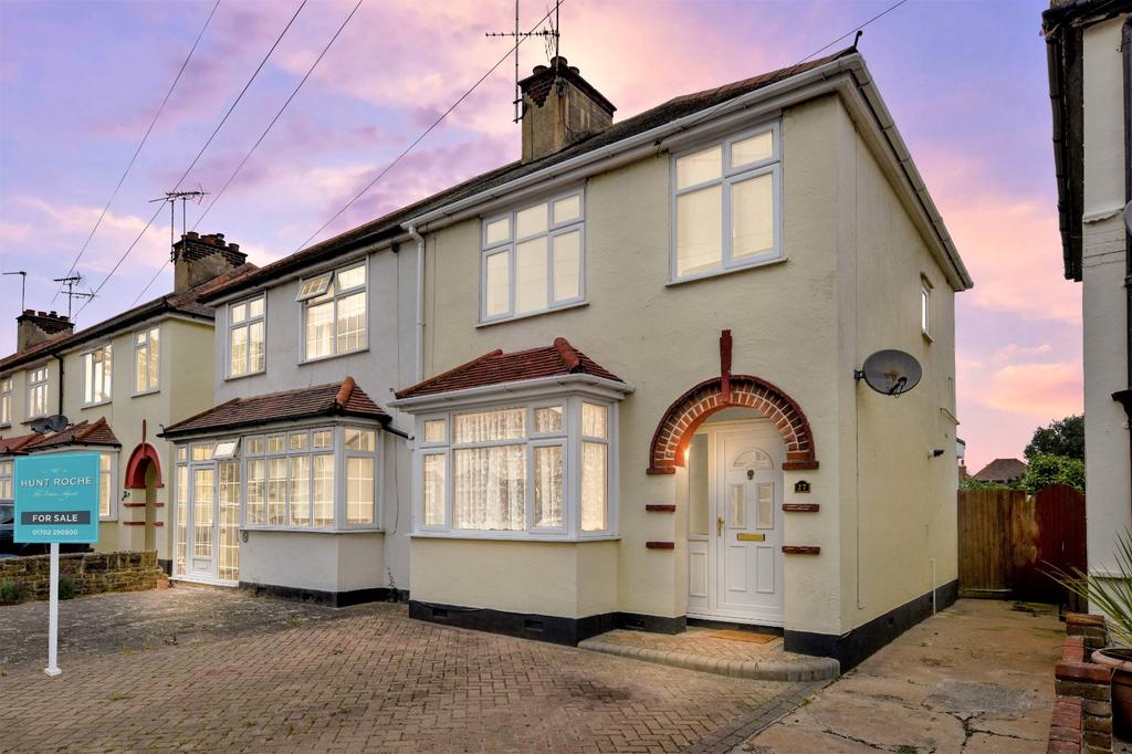 Herbert Road, Shoeburyness, Essex, SS3 3 bed semidetached house £350,000