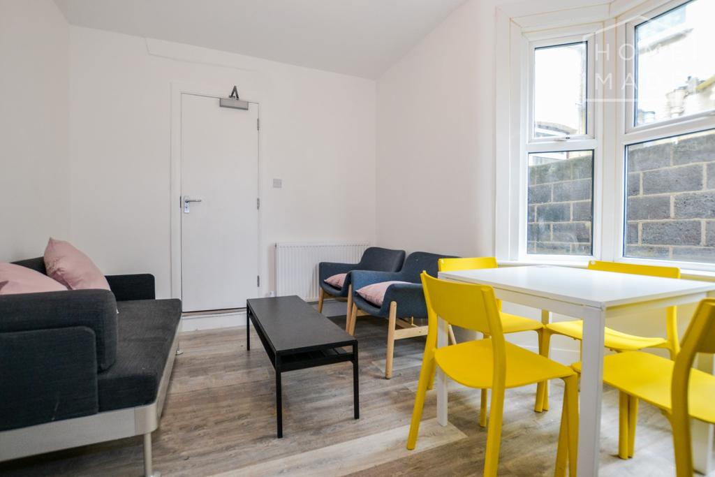 Henderson Road, Forest Gate, E7 5 bed terraced house £2,650 pcm (£612 pw)