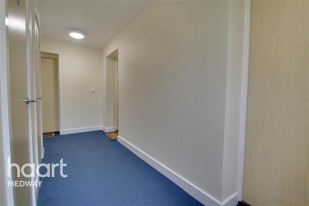Medway Gate, Strood, ME2 2 bed flat £975 pcm (£225 pw)