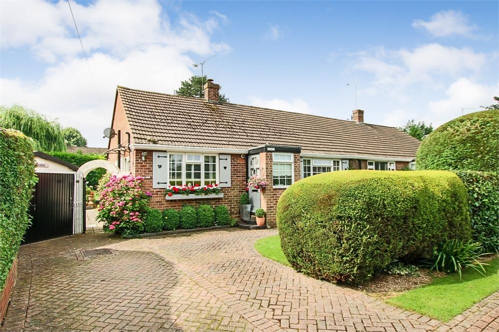 Woods Hill Lane, Ashurst Wood, EAST GRINSTEAD, West Sussex 2 bed semi
