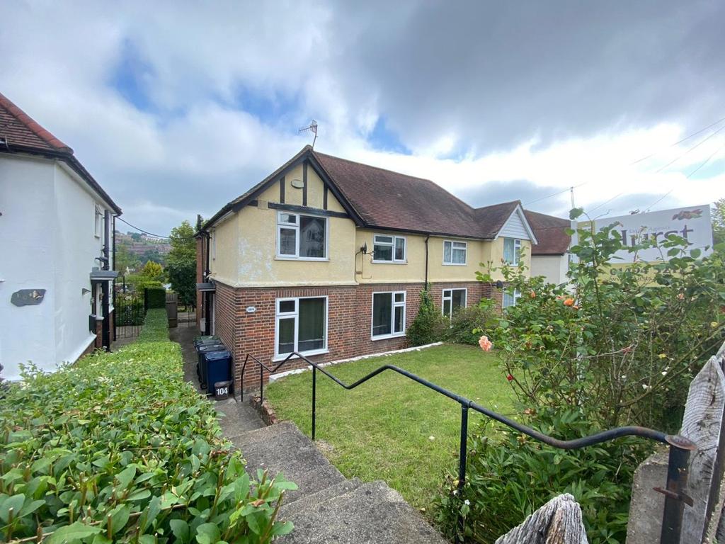 Suffield Road, Hp11 5 bed semidetached house £585 pcm (£135 pw)