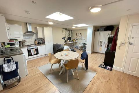 undefined, Desborough Avenue, Hp11