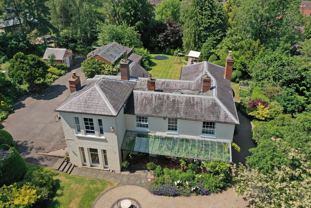Bear Hill, Alvechurch, B48 7JX 7 bed detached house £1,250,000