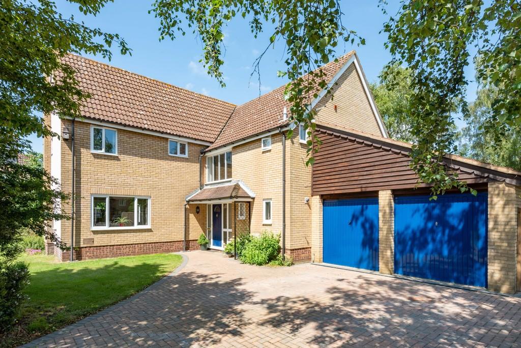 Martlesham Heath Fenn Wright Signature 5 bed detached house £750,000
