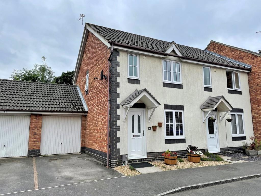 Rosemary Gardens, Whiteley 2 bed end of terrace house £285,000
