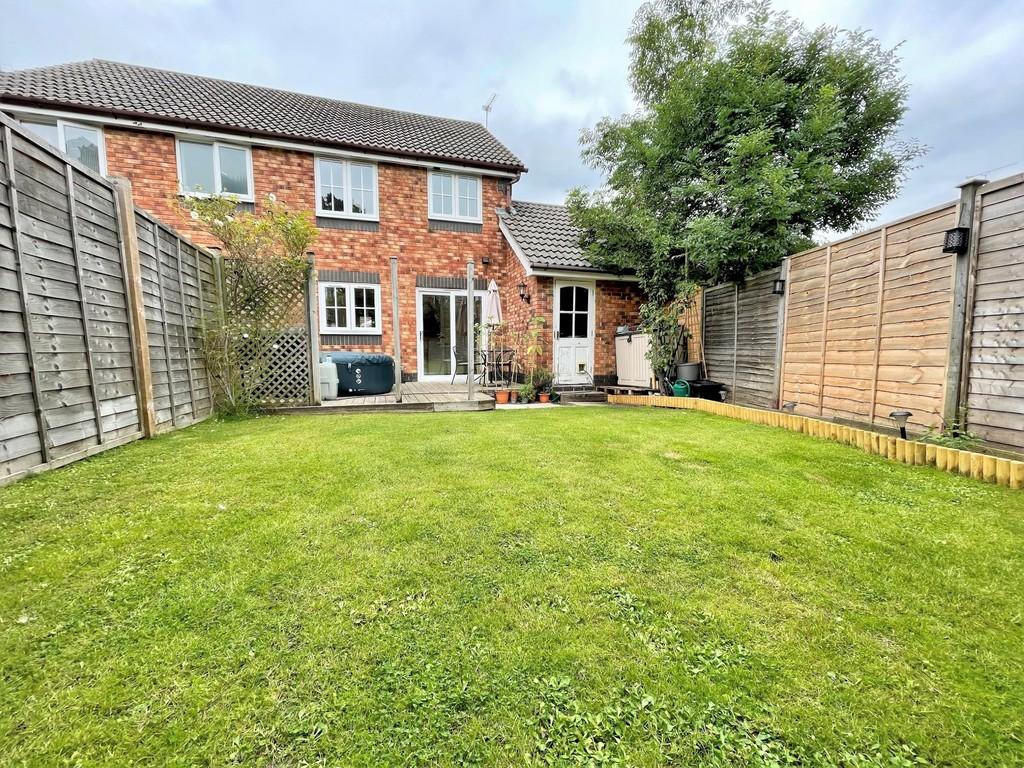 Rosemary Gardens, Whiteley 2 bed end of terrace house £285,000