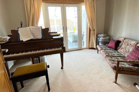 43 Baxter Road, Crossgates, Cowdenbeath, KY4 8AG