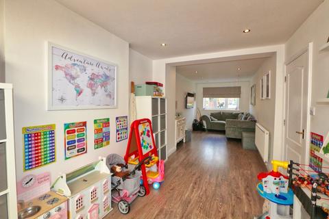 9 Sandywarps, Irlam, Manchester, M44 6RF