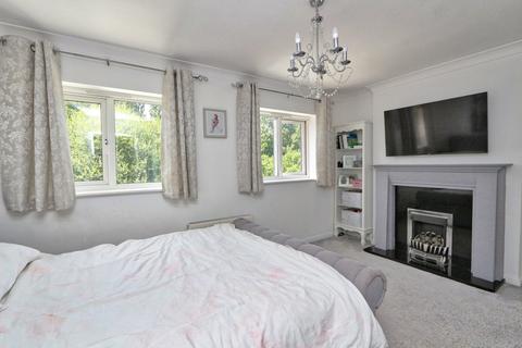 9 Sandywarps, Irlam, Manchester, M44 6RF