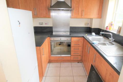 2 bedroom apartment to rent, Sovereign Heights, Slough