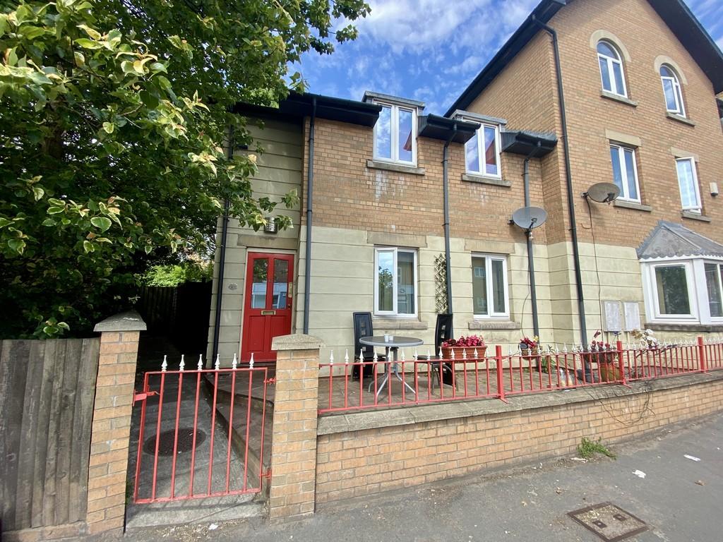 Seamer Road Corner, Scarborough 2 bed end of terrace house for sale £130,000