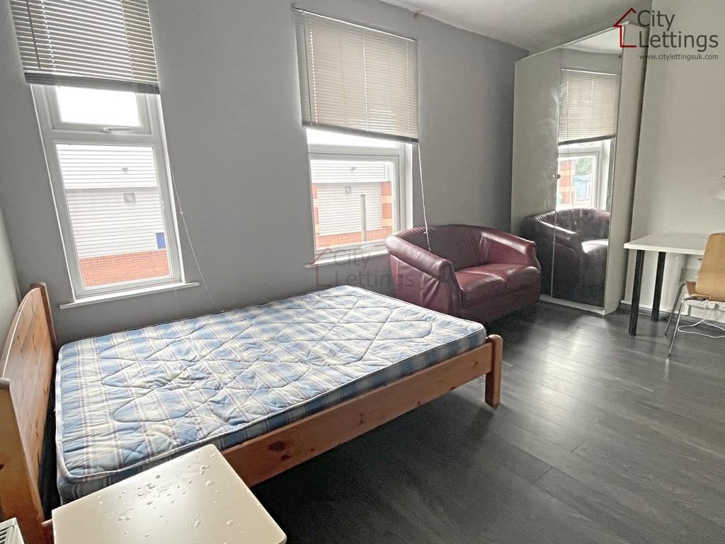 Apartment in Radford - View 2
