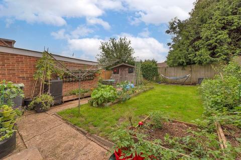 49 Dowgate Close, Tonbridge, TN9 2EJ