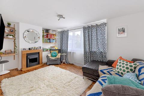 49 Dowgate Close, Tonbridge, TN9 2EJ