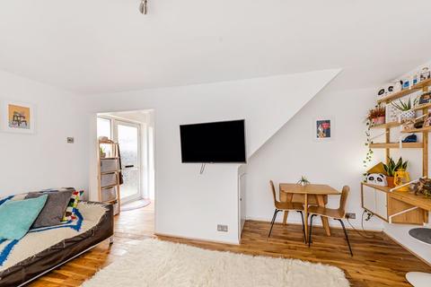 49 Dowgate Close, Tonbridge, TN9 2EJ