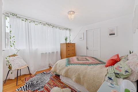 49 Dowgate Close, Tonbridge, TN9 2EJ