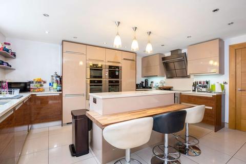 1 Coopers Drive, Dartford, DA2 7WS