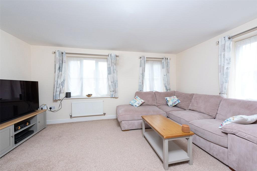 Kirby Drive, Bramley, Tadley, RG26 4 bed semidetached house £350,000