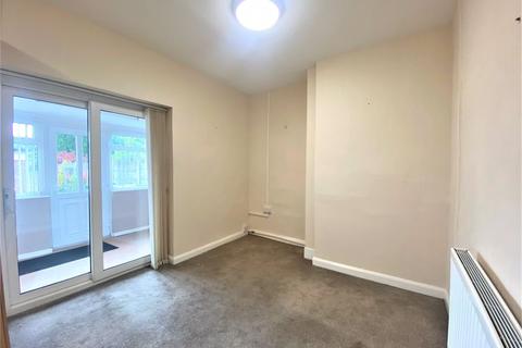 72 Broad Lane, Essington, Wolverhampton, WV11 2RG