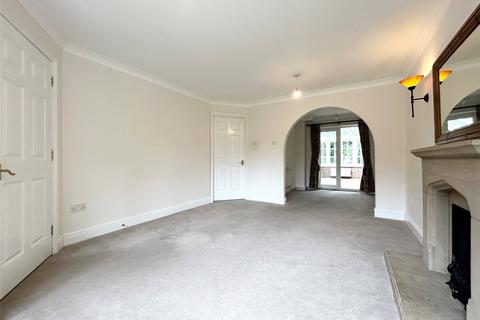 4 bedroom detached house to rent, Queens Ride, Crowthorne, Berkshire, RG45