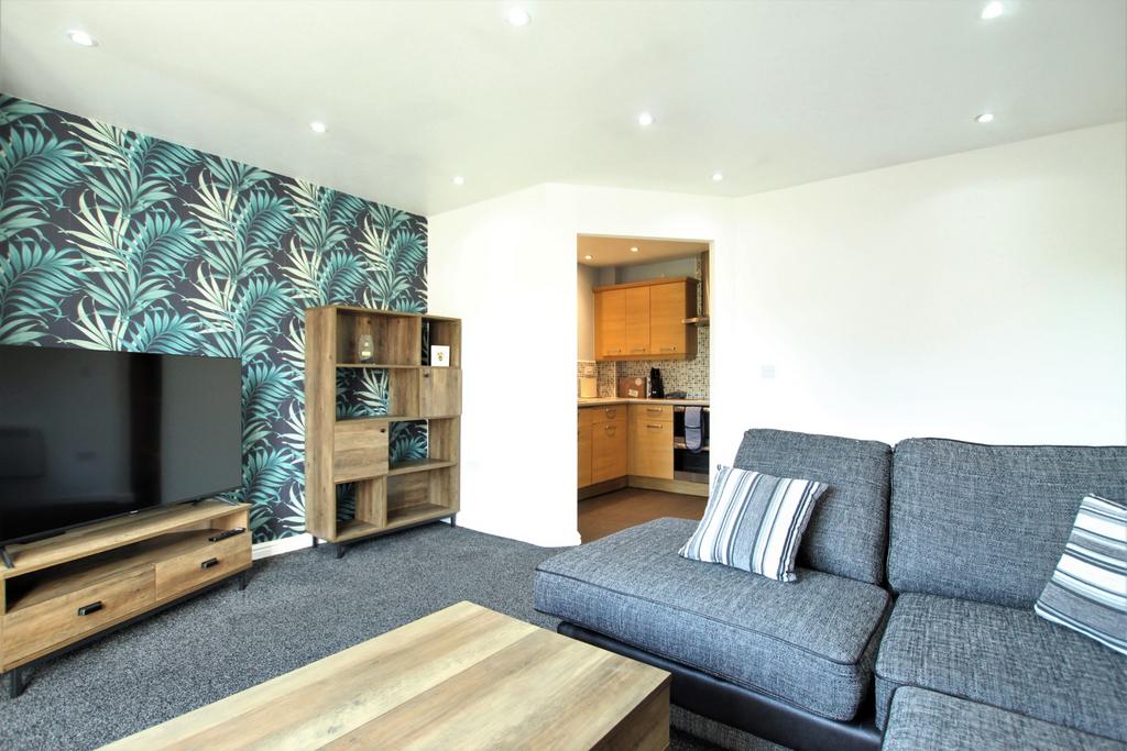 New Forest Way, Middleton, LS10 2 bed flat £750 pcm (£173 pw)