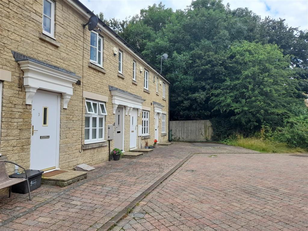 Hornes Mead, Corsham 2 bed terraced house £220,000