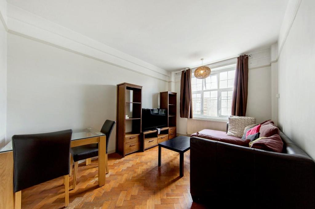 Macaulay Court, SW4 2 bed flat £1,538 pcm (£355 pw)